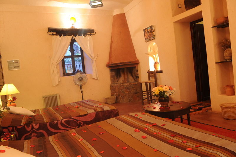 Auberge Chez Momo II Уирган Экстерьер фото